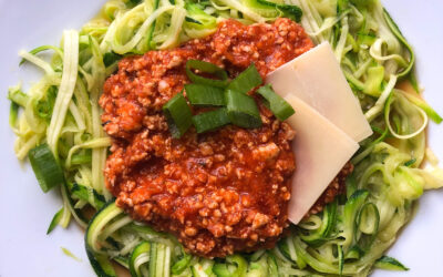 Spaghetti Bolognese bez glutenu – makaron z cukinii